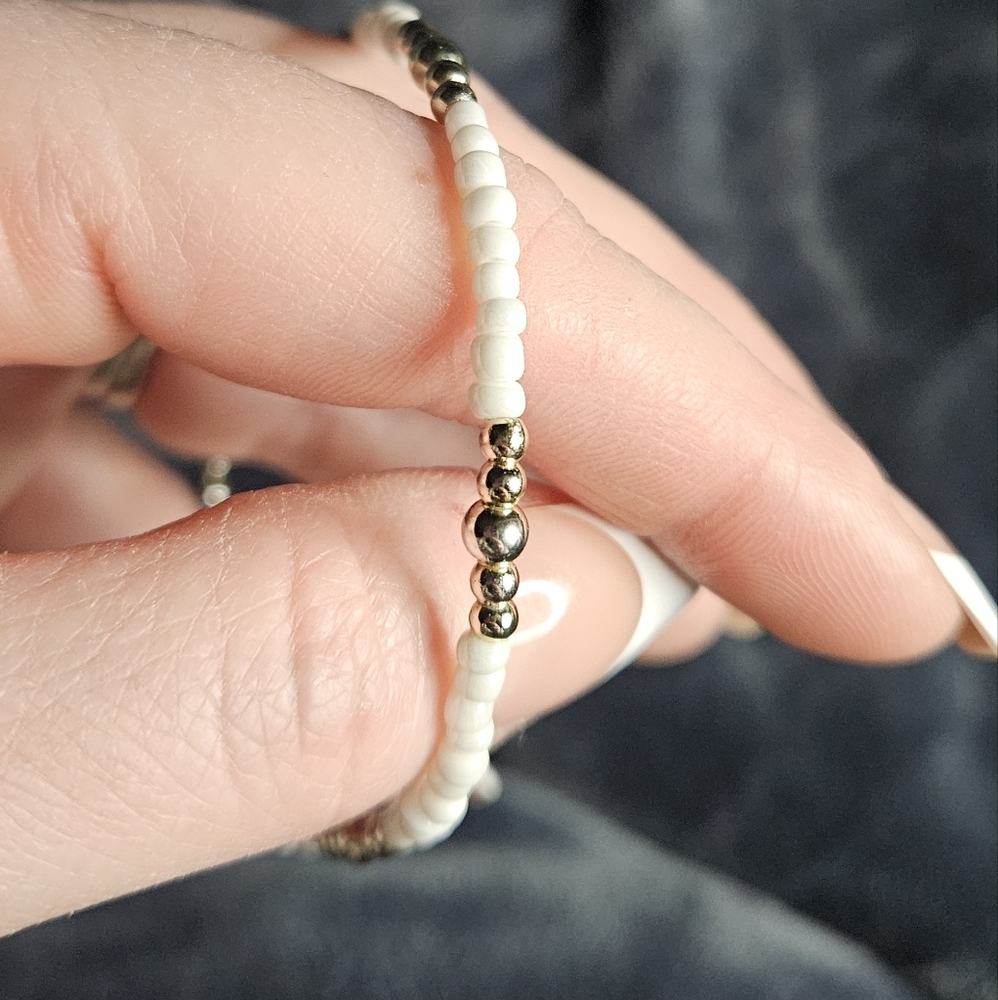Elegant Gold and White Beaded Anklet